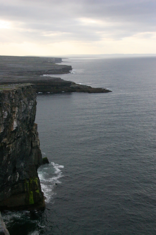 Cliff at celtic stone fort, Aran Islands Ireland 2.jpg